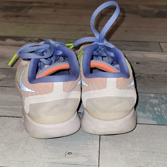 Nike Tennis Shoes sz 4Y - Picture 3 of 6